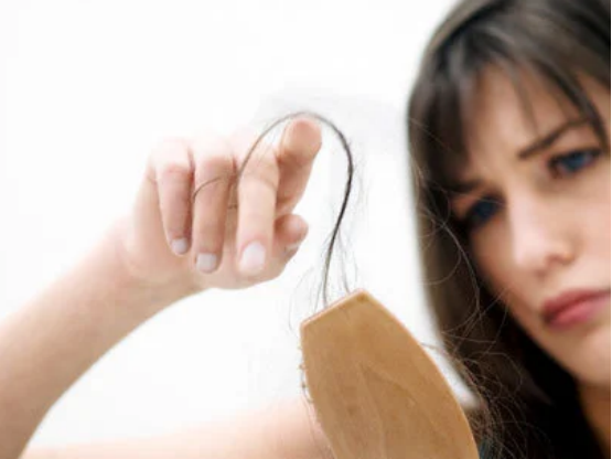 儷真護(hù)發(fā)知識：4個(gè)解決頭發(fā)稀疏方法